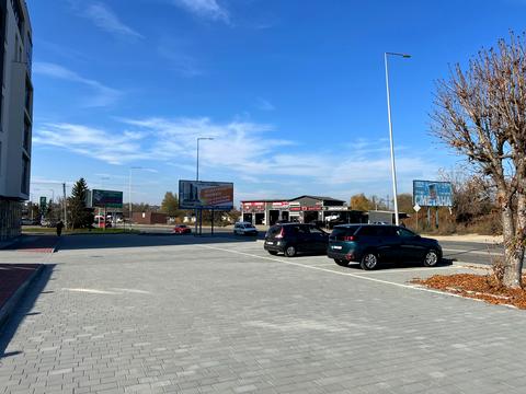 коммерческая по адресу Максимовича ул., 15