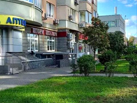 коммерческая по адресу Раисы Окипной ул., 4