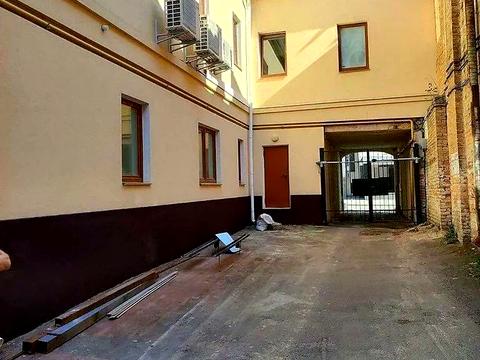 комерційна за адресою Івана Франка вул., 26