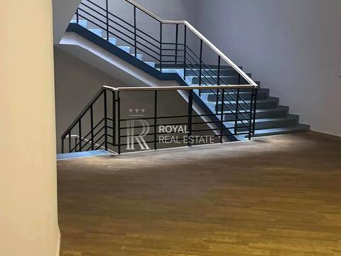 комерційна за адресою Київ, Лаврська вул. (Січневого Повстання), 1