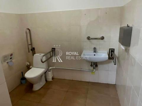 комерційна за адресою Київ, Лаврська вул. (Січневого Повстання), 1