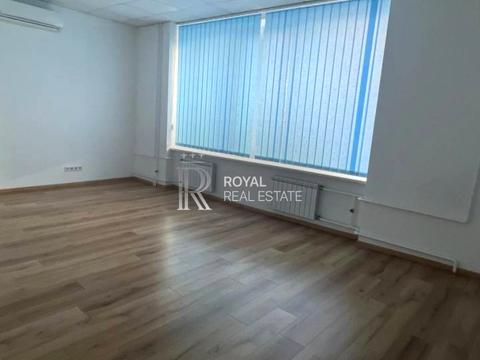 комерційна за адресою Київ, Лаврська вул. (Січневого Повстання), 1