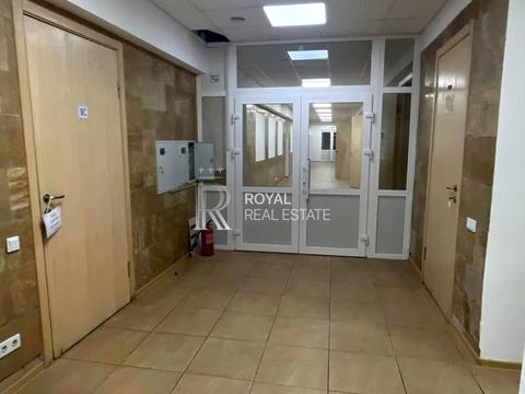 комерційна за адресою Київ, Лаврська вул. (Січневого Повстання), 1