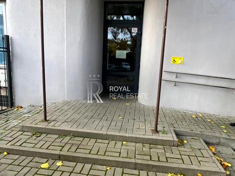 комерційна за адресою Київ, Лаврська вул. (Січневого Повстання), 1