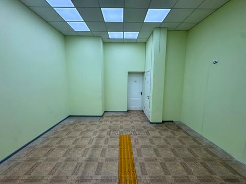 комерційна за адресою Миколи Міхновського бульв. (Дружби Народів), 18/6