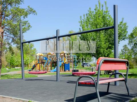 будинок за адресою с. Хотянівка, Центральна вул.