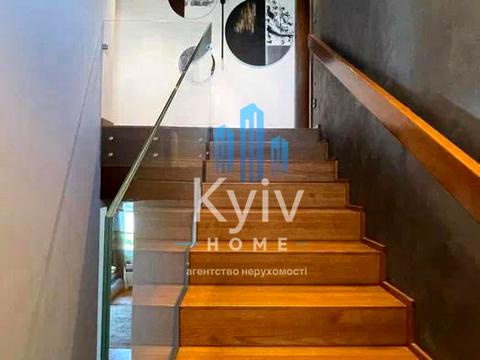 будинок за адресою Набережна вул.