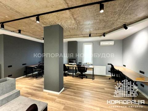 коммерческая по адресу Площа Богдана Хмельницького, 2Б