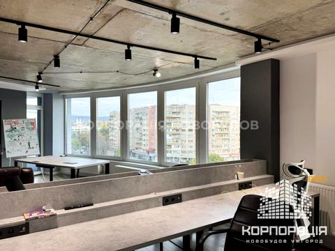 коммерческая по адресу Площа Богдана Хмельницького, 2Б