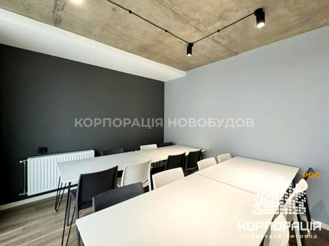 коммерческая по адресу Площа Богдана Хмельницького, 2Б