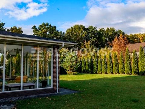 будинок за адресою Молодіжна вул.