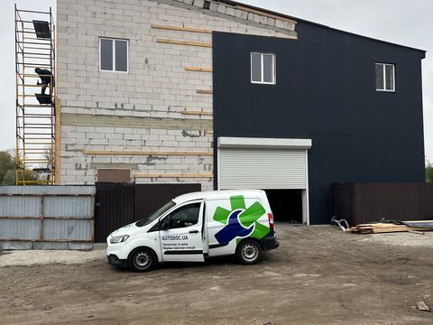 комерційна за адресою Радосинська вул., 124