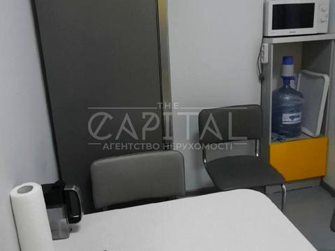 комерційна за адресою Старонаводницька вул., 13