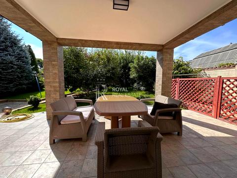 дом по адресу айвазовського, 33Б