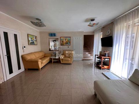 дом по адресу айвазовського, 33Б