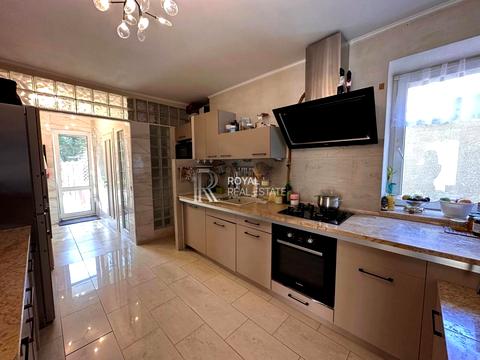 дом по адресу айвазовського, 33Б