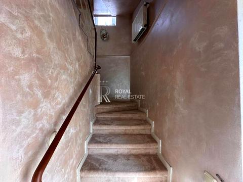 дом по адресу айвазовського, 33Б