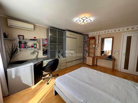 дом по адресу айвазовського, 33Б