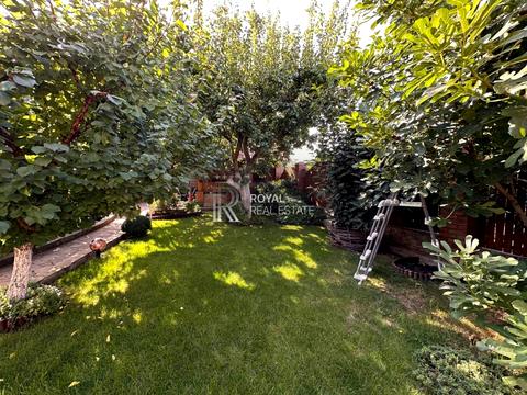 дом по адресу айвазовського, 33Б