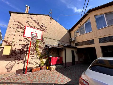 дом по адресу айвазовського, 33Б