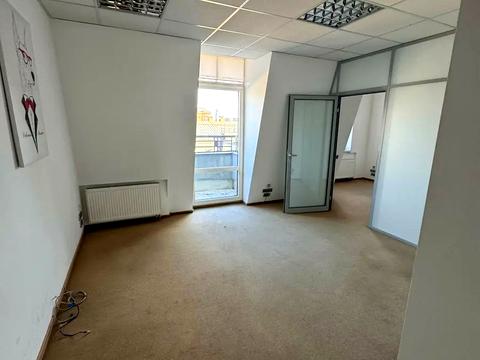 комерційна за адресою Володимирська вул., 38