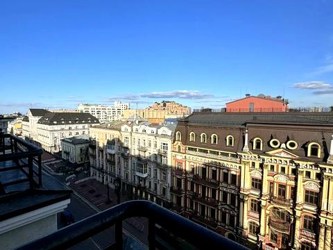 комерційна за адресою Володимирська вул., 38