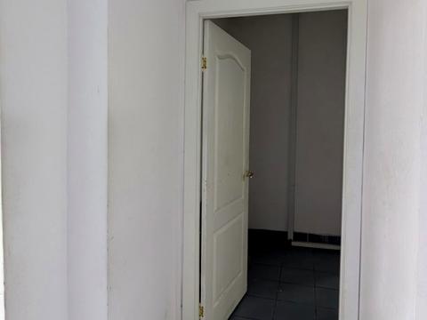 комерційна за адресою Князя Ярослава Осмомисла пл., 10