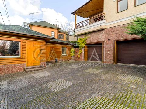 будинок за адресою Павла Загребельного вул. (Миколи Раєвського), 1