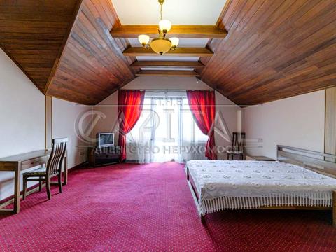 будинок за адресою Павла Загребельного вул. (Миколи Раєвського), 1