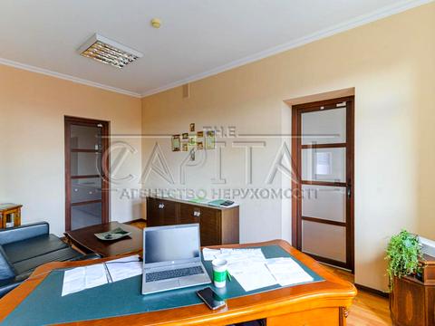 будинок за адресою Павла Загребельного вул. (Миколи Раєвського), 1