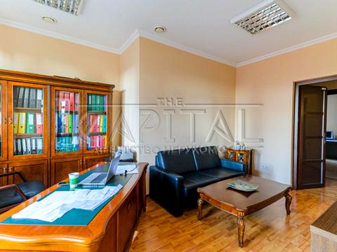 будинок за адресою Павла Загребельного вул. (Миколи Раєвського), 1