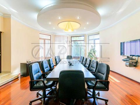 будинок за адресою Павла Загребельного вул. (Миколи Раєвського), 1