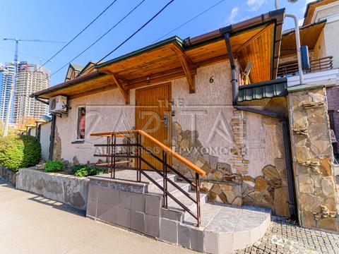 будинок за адресою Павла Загребельного вул. (Миколи Раєвського), 1