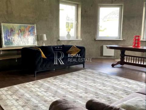 будинок за адресою Софії Русової вул.