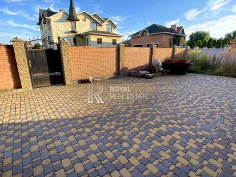 будинок за адресою Софії Русової вул.