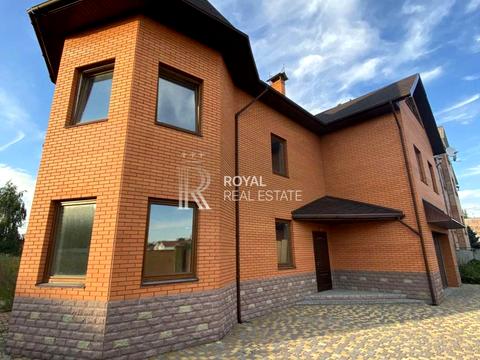 будинок за адресою Софії Русової вул.