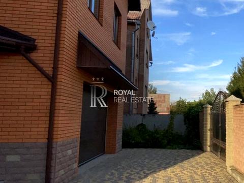 будинок за адресою Софії Русової вул.