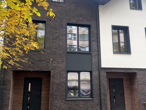 будинок за адресою Василя Стуса вул. (Пушкінська)