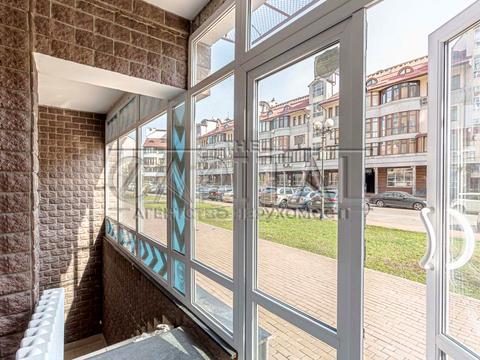 комерційна за адресою Володимира Івасюка просп. (Героїв Сталінграду), 8