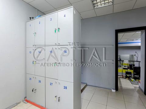 комерційна за адресою Володимира Івасюка просп. (Героїв Сталінграду), 8