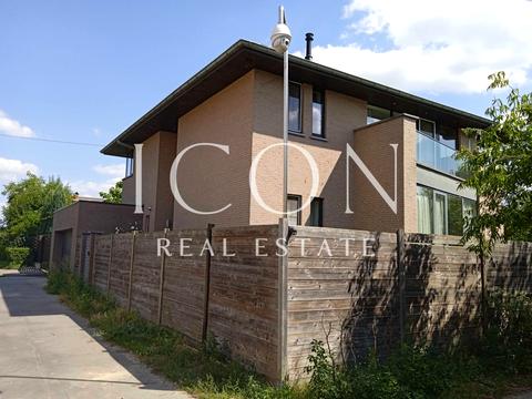 дом по адресу 53-тя А Садова ул.