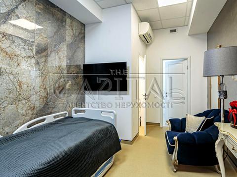 комерційна за адресою Берестейське шосе (Брест-Литовське), 19-А