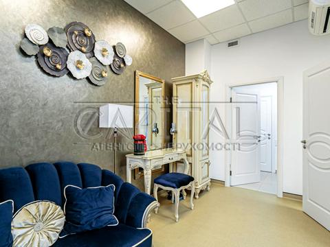 комерційна за адресою Берестейське шосе (Брест-Литовське), 19-А