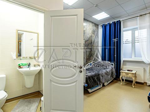 комерційна за адресою Берестейське шосе (Брест-Литовське), 19-А