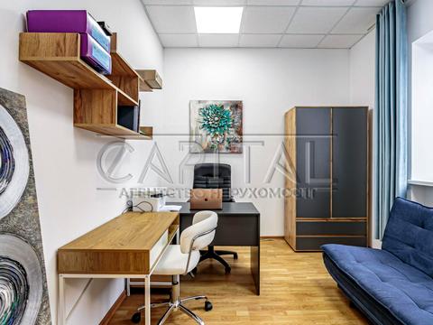 комерційна за адресою Берестейське шосе (Брест-Литовське), 19-А