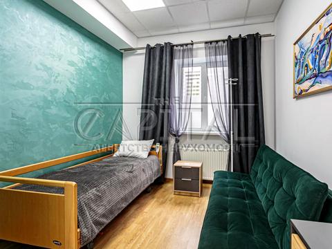 комерційна за адресою Берестейське шосе (Брест-Литовське), 19-А