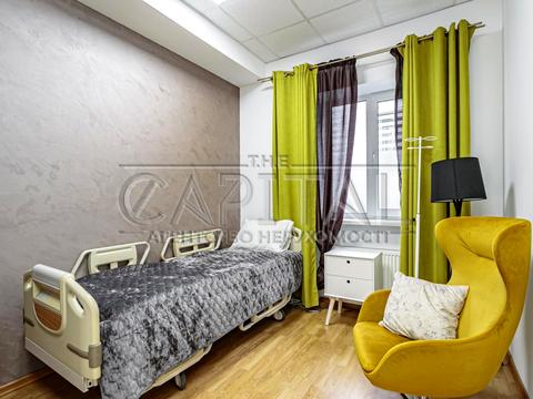 комерційна за адресою Берестейське шосе (Брест-Литовське), 19-А