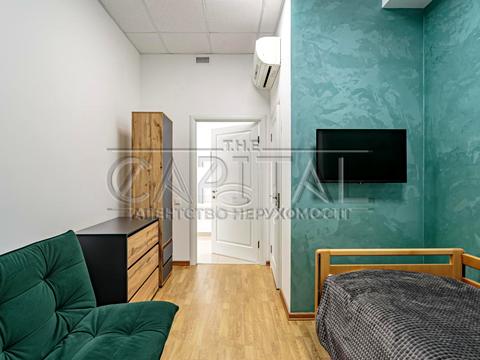 комерційна за адресою Берестейське шосе (Брест-Литовське), 19-А