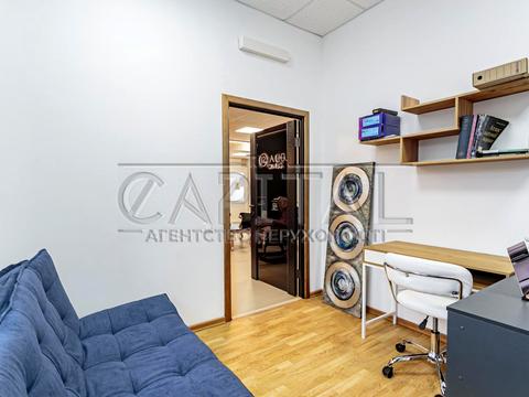 комерційна за адресою Берестейське шосе (Брест-Литовське), 19-А