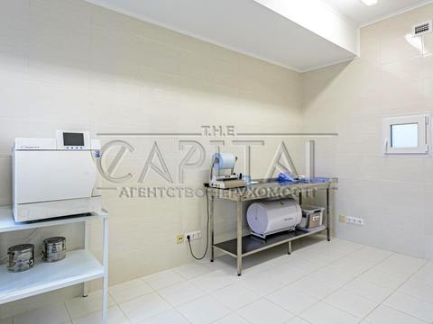 комерційна за адресою Берестейське шосе (Брест-Литовське), 19-А